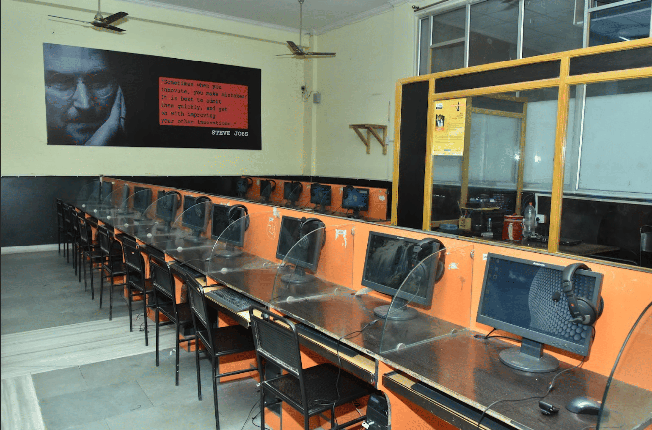 Biyani Girls College Jaipur Labs photo 28